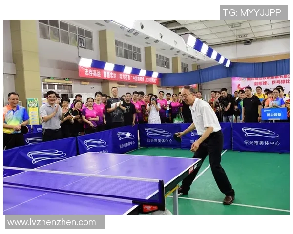 广州羽毛球队与武汉羽毛球队赛后复盘分析双方战术意识与团队配合的关键因素